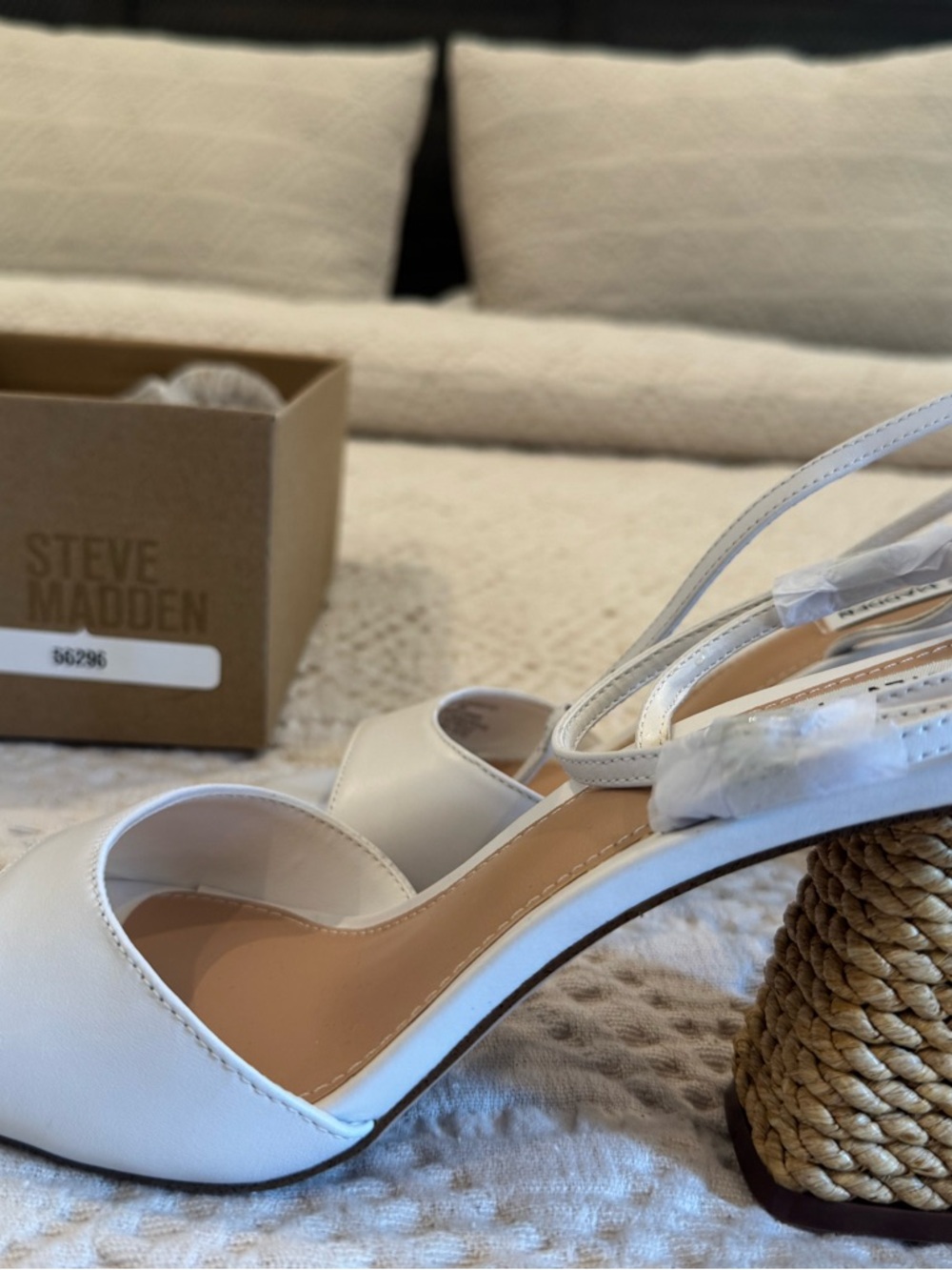 Steve Madden White Slingback Block Heel Sandals - Picture 1 of 6